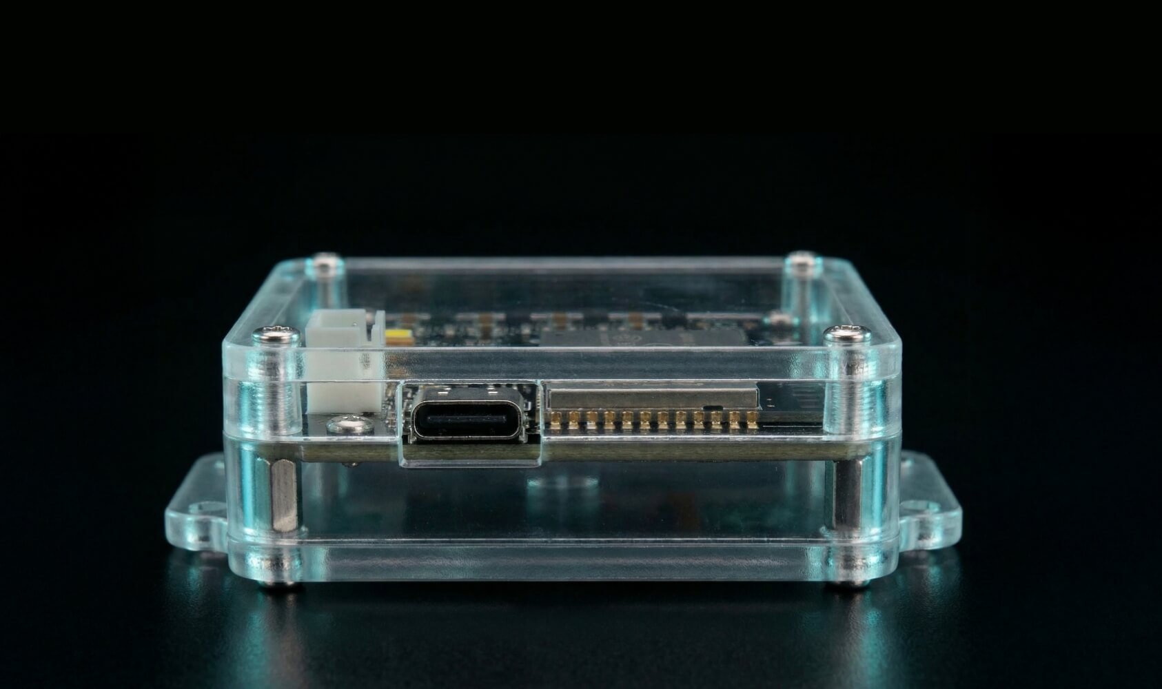 GeoShake T1 bottom view showing mounting options